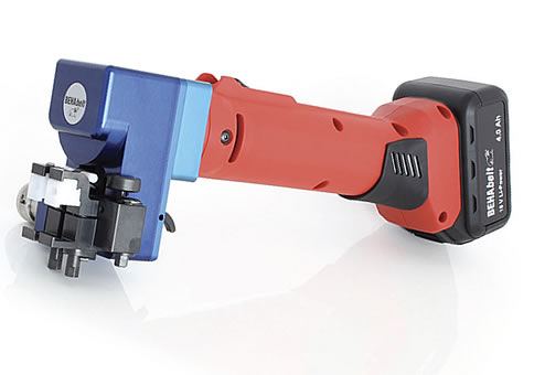 Friction welding tool with battery